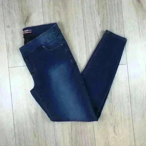 Makers of True Originals Blue Jeans Size 28 - Picture 1 of 6